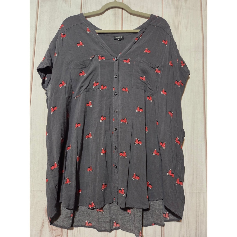 Torrid Womens 4x Grey Red Motor Scooter Print Button Down High Low Blouse Top